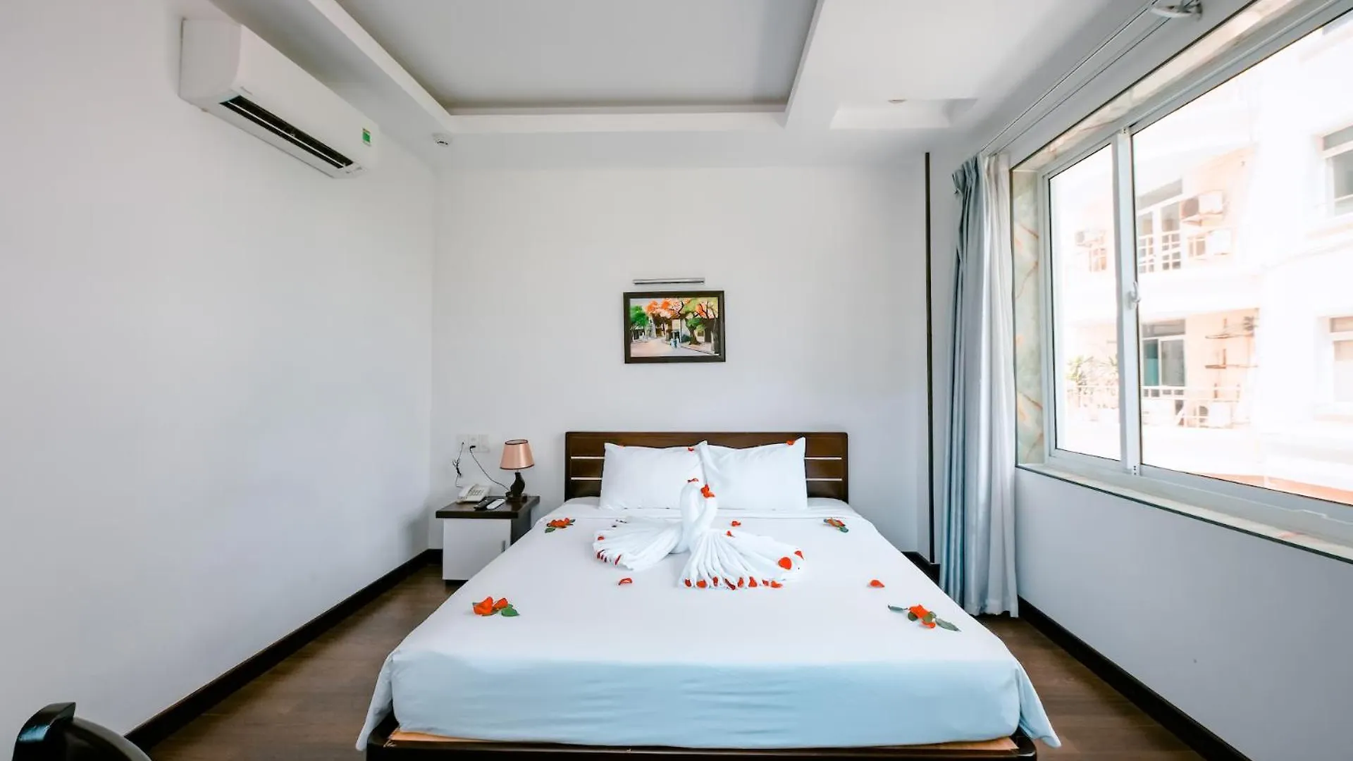 Happy Light Central Nha Trang Hotel