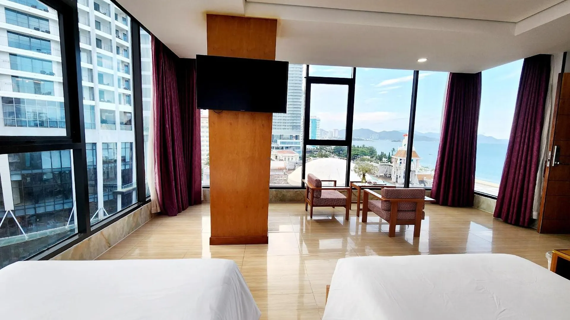 Happy Light Central Nha Trang